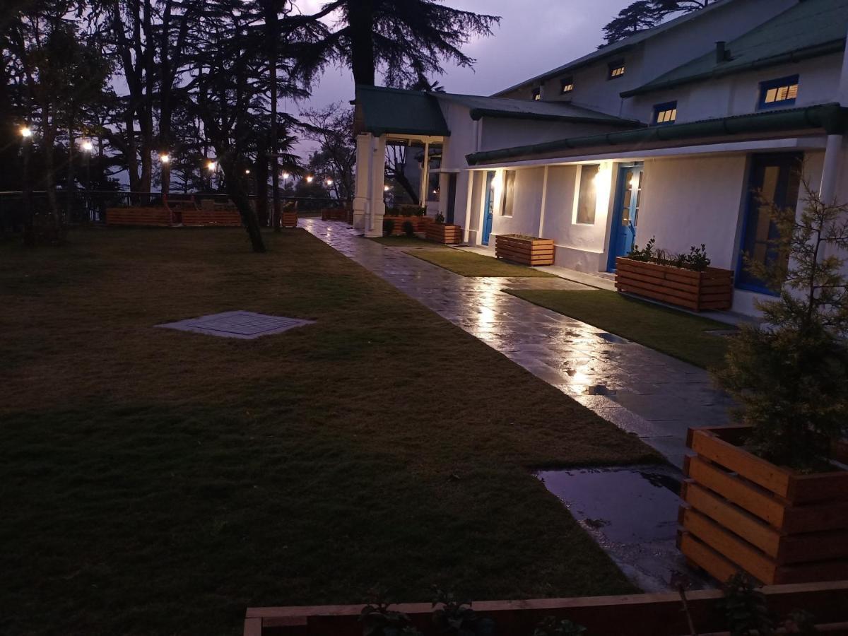 Hotel Pine Retreat Mallroad Mussoorie Exterior foto